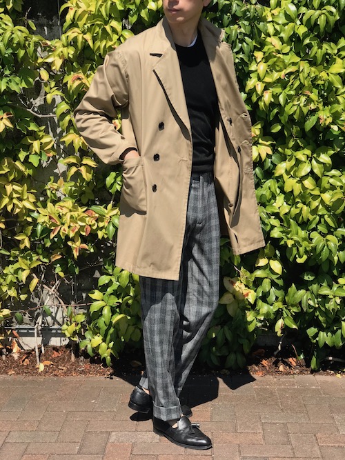 気持ちに体が追いつかないこの時期は、春物アウターと秋物パンツがオススメ!!