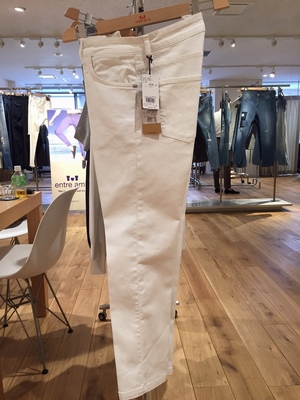 entre amis MAIN 3.jpg