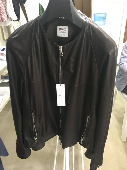 EMMETI PRE FELIX ノーカラーライダース.jpg